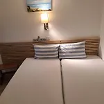 Seaview Aparthotel 4*
