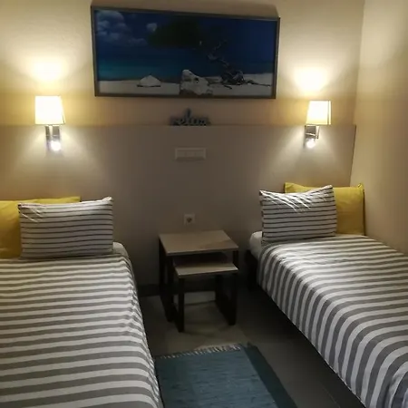 アパートホテル Seaview ネア・ポティダイア