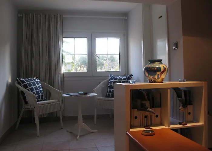 Seaview Aparthotel 4*