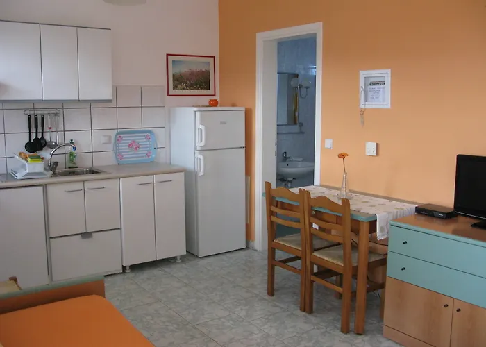 Seaview Aparthotel 4*