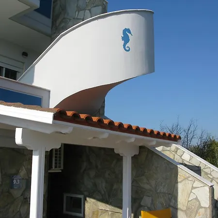 Seaview מלון דירות נאה פוטידאה