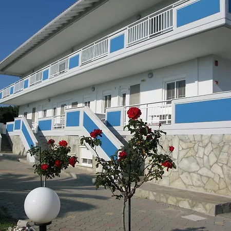 מלון דירות Seaview 4*