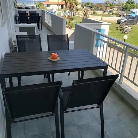 Seaview מלון דירות 4*