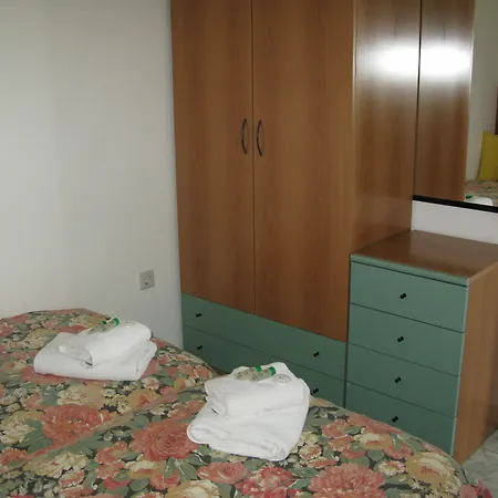 מלון דירות Seaview 4*